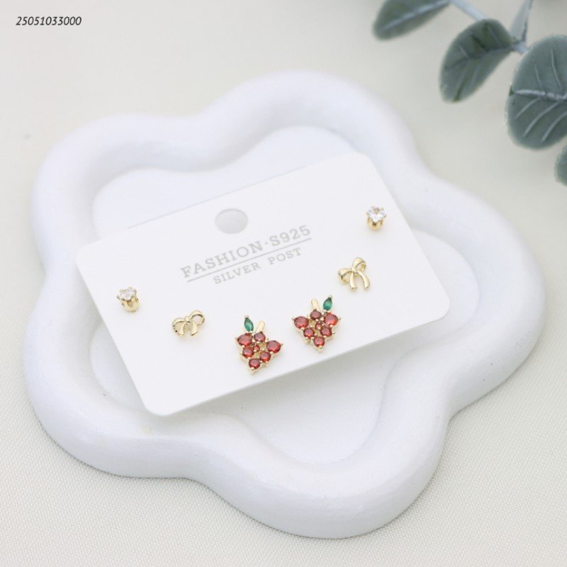 طقم حلوق مجموعة شكل عنب لون ذهبي