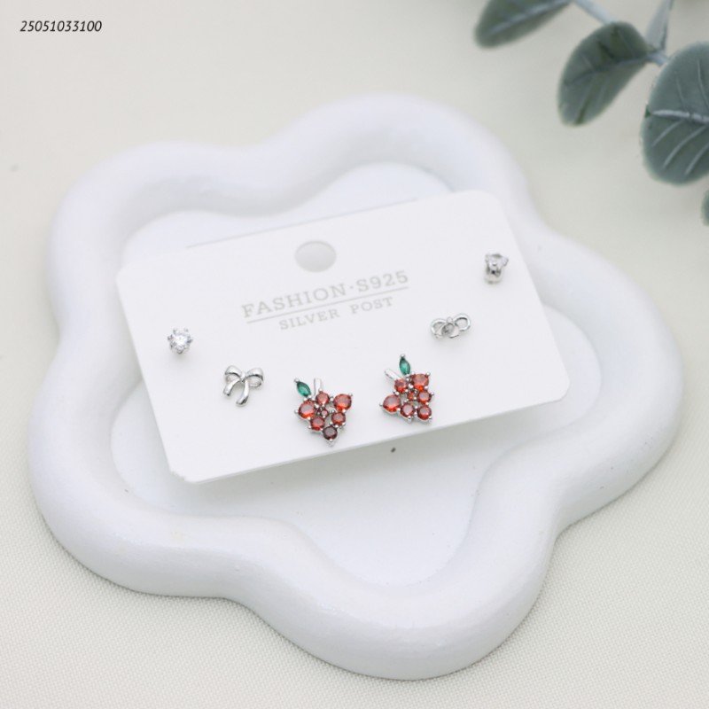 طقم حلوق مجموعة شكل عنب لون فضي