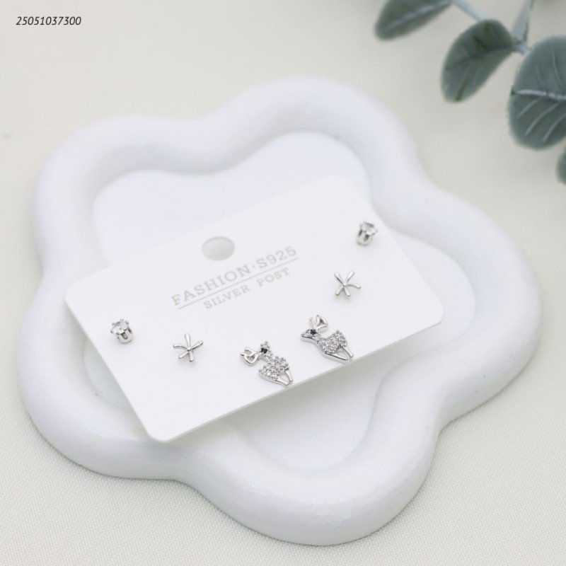 طقم حلوق ورود ناعمة لون فضي