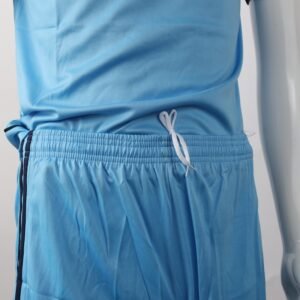 طقم رياضي (تيشيرت وشورت) للشباب لون أزرق فاتح وكحلي