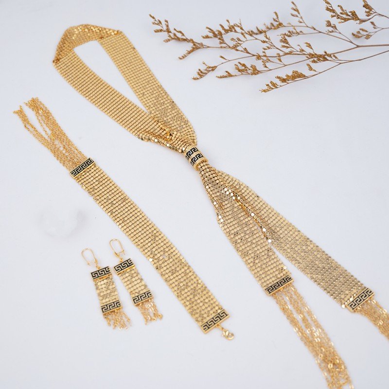 طقم شال 3 قطع لون ذهبي بتصميم فرزاتشي