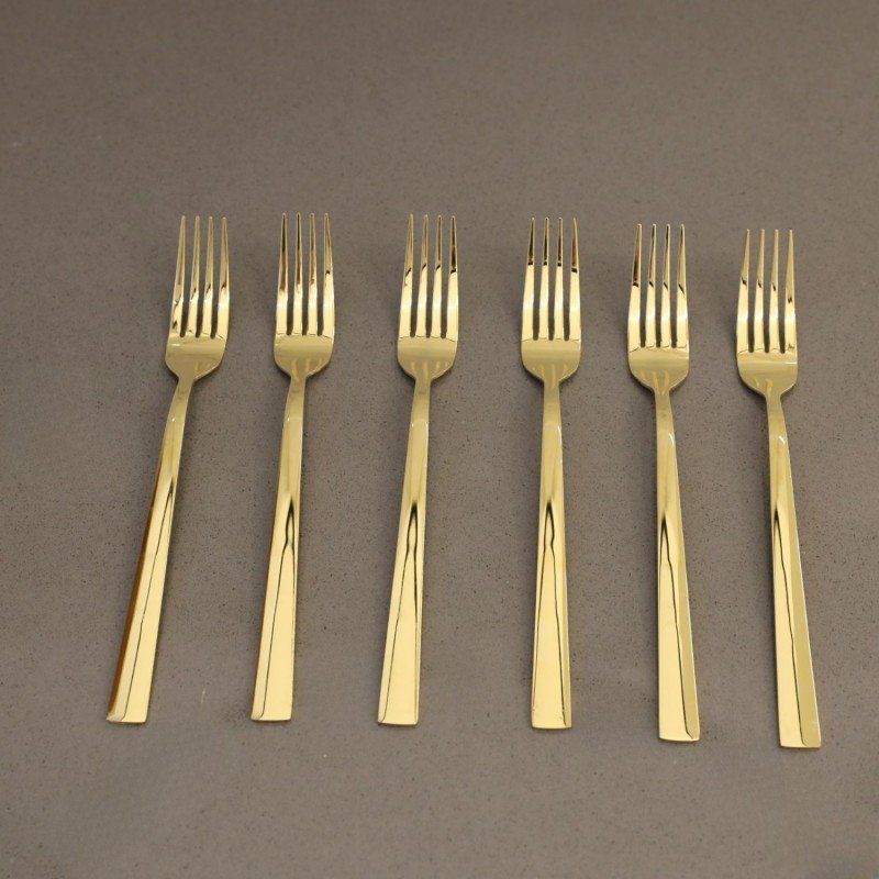 طقم شوك ستانلس ستيل 18/10 حجم كبير لون ذهبي 6 قطع