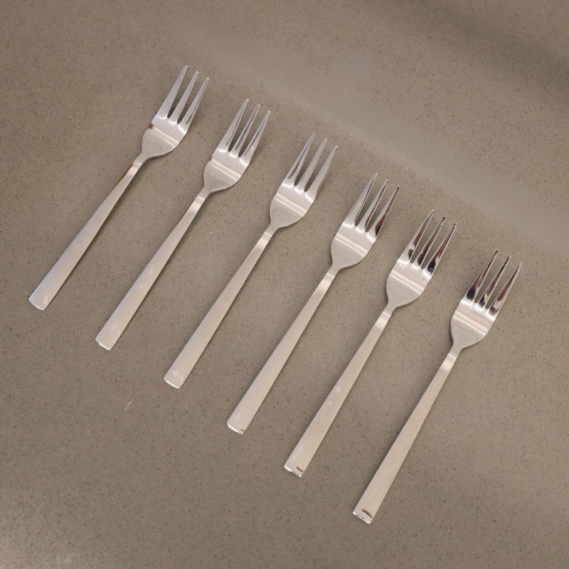 طقم شوك ستانلس ستيل18/10 حجم صغير لون فضي 6 قطع