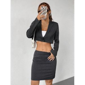 طقم قصير للسيدات مخطط اسود وابيض