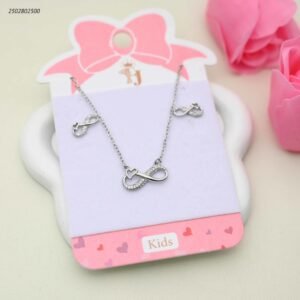 طقم للأطفال سلسال + و حلق انفنتي مرصع لون فضي