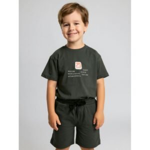 طقم ولادي قطعتين شورت وبلوزه لون زيتي