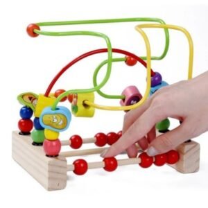 لعبة خشبية تعليمية من نوع المتاهة بالخرز (Bead Maze) وهي من ألعاب منتسوري الكلاسيكية المخصصة للأطفال الصغار