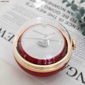 علبة هدايا للمجوهرات مع ورده قابلة للدوران لون أحمر مع ذهبي