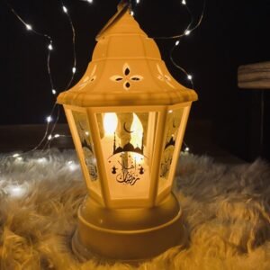 فانوس إضاءة ليد بداخله 3 شمعات لون أبيض