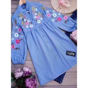 فستان بأزرار وبتصميم ورود لون أزرق غامق