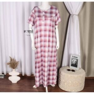 فستان نوم بيتي قماش ناعم للنساء لون خمري وأبيض من Sami boutique