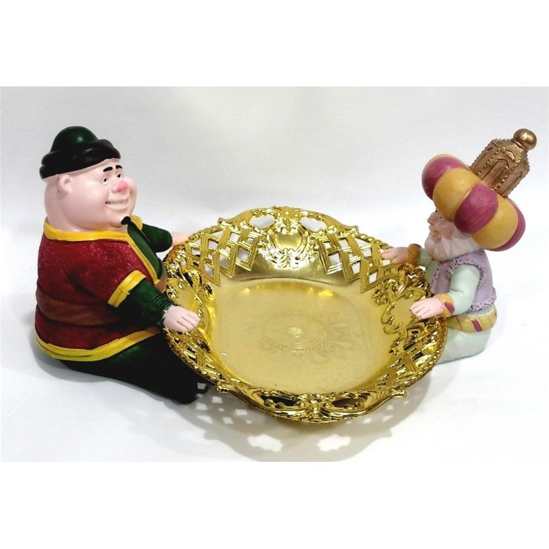 فنانيس مع صحن