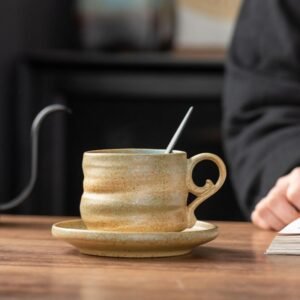 فنجان مع صحن لون أصفر و أزرق