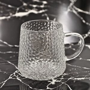 كاسة شفافة مع مقبض