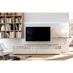 لاصق حول البوفيه وطاولة التلفاز