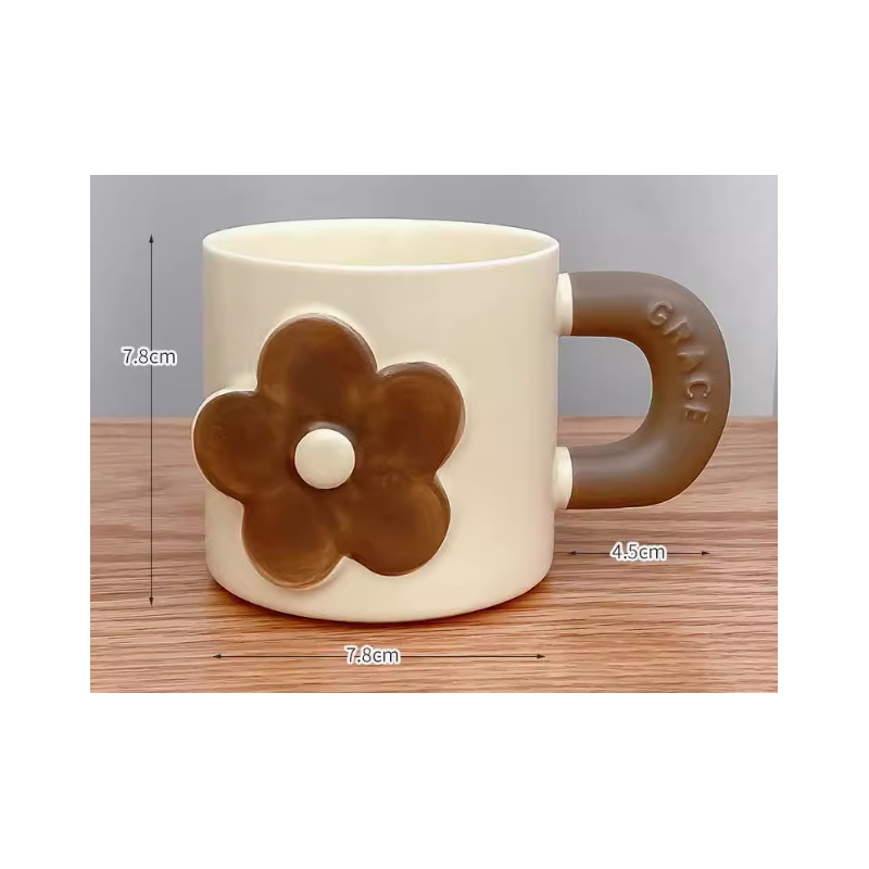 مج بورسلان ثقيل بتصميم وردة بني لون بيج