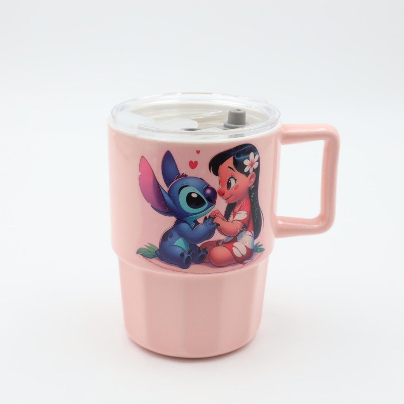 مج ديزني مع مصاصة