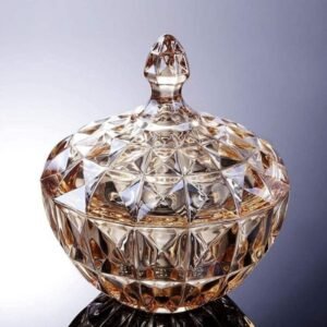 مضيفة تقديم كريستال