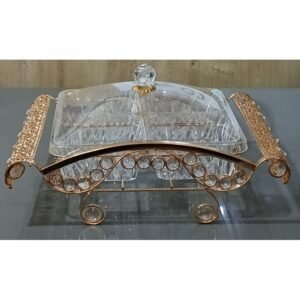 مضيفة ذهبي مقطعة