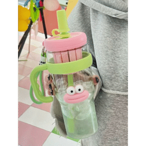 مطرة ماء لون أخضر فاتح مع ميدالية