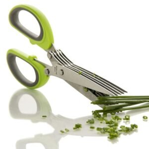 مقص بقدونس وخضار ورقية