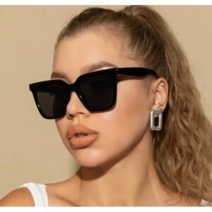 نظارة شمسية للنساء لون أسود