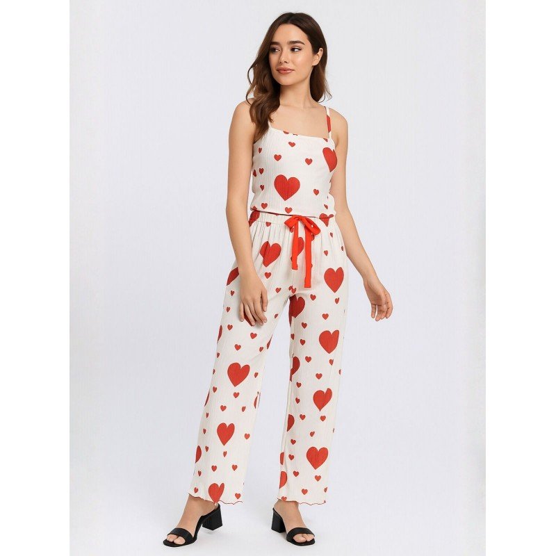 بجامة حفر لون أبيض برسومات قلب