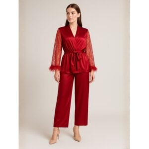 بجامة لانجري ثلاث قطع مع روب لون أحمر