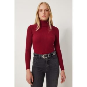 بلوز شتوي سادة باللون الاحمر