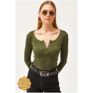 بلوزة ستاتية سادة