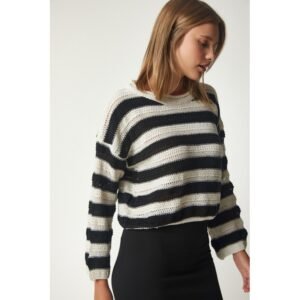 بلوزة شتوية مخططة باللون الكريمي والاسود One Size