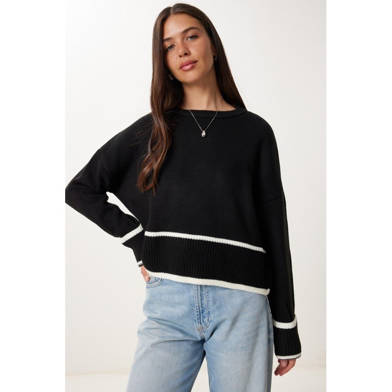 بلوزة صوف باللون الاسود سادة مع خط ابيض بالنهاية One Size