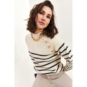 بلوزة مقلمة باللون البيج مع ازار على الاطراف باللون الذهبي One Size