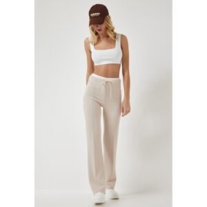 بنطلون باللون البيج