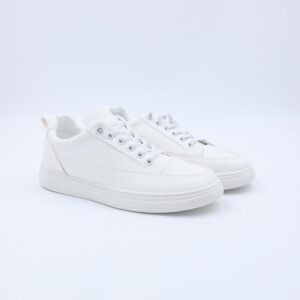 بوت سبورت لون أبيض