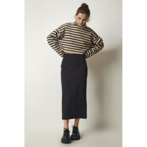 تنورة باللون الاسود طويلة