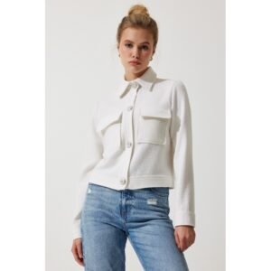 جاكيت شتوي باللون البيج