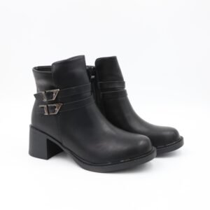 جزمة مع كعب للنساء لون أسود