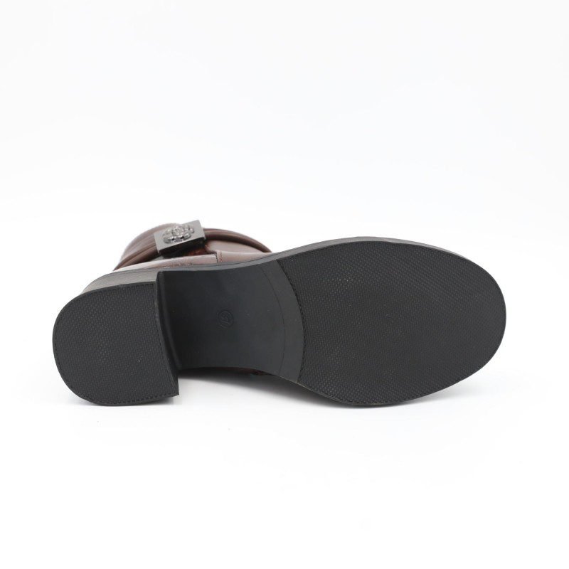 جزمة مع كعب للنساء لون بني