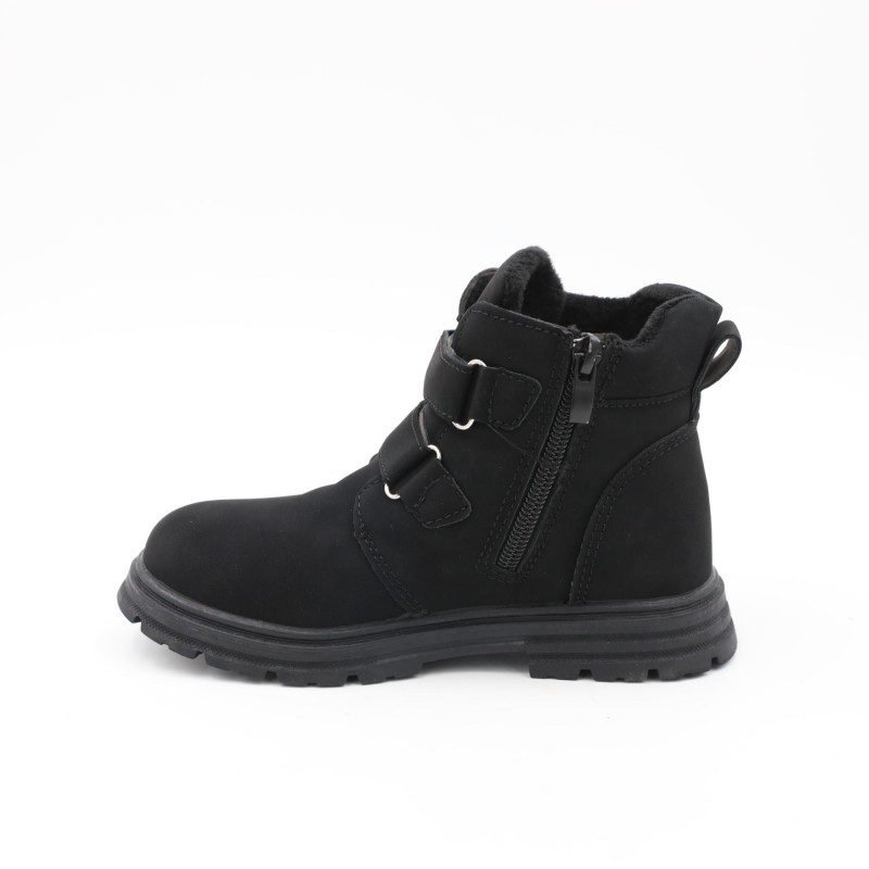 حذاء شتوي للأطفال لون أسود