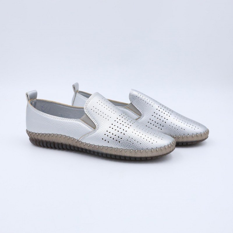 حذاء كاجوال ستاتي طبي لون فضي