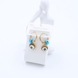 حلق ذهبي بتصميم عين