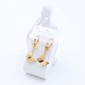 حلق ذهبي بتصميم فراشة