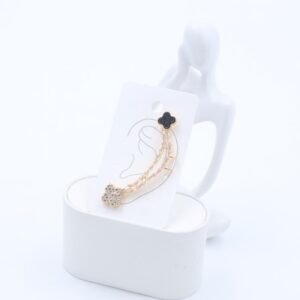 حلق ذهبي مع زركون فضي تصميم ورد