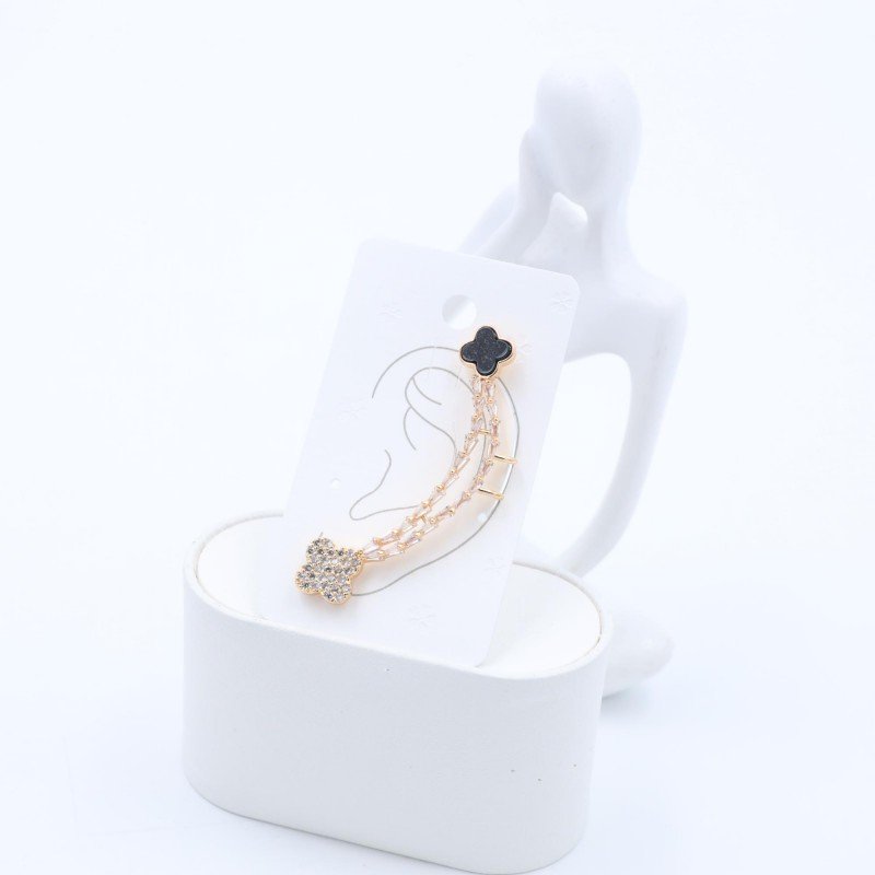 حلق ذهبي مع زركون فضي تصميم ورد