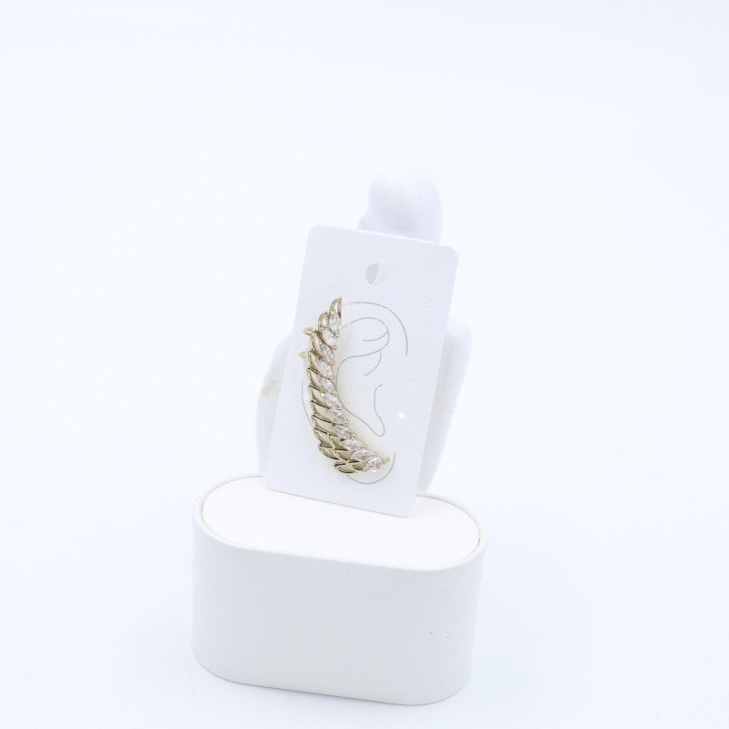 حلق فضي مع زركون بتصميم جناح