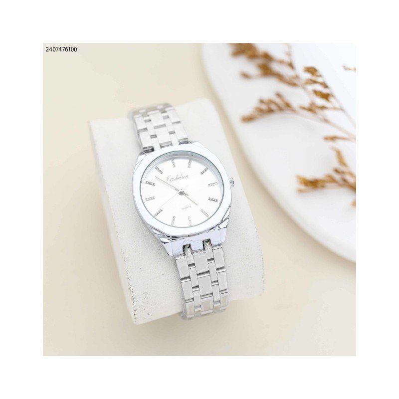 ساعة نسائية دائرية اللون فضي من ماركة FJ مع كفالة سنتين ضد تغير اللون