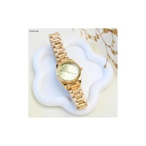 ساعة يد نسائية أنيقة اللون ذهبي من ماركة FJ مع كفالة سنتين ضد تغير اللون