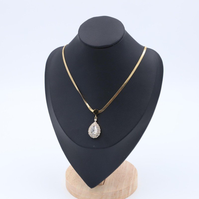 سلسال ذهبي عريض مع حجر كريستال بتصميم دمعة