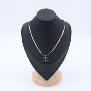 سلسال فضي عريض ع تعليقة زركون أبيض